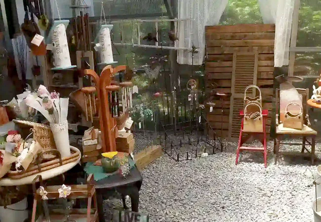 Garden gifts and merchandise at Thistle & Thread